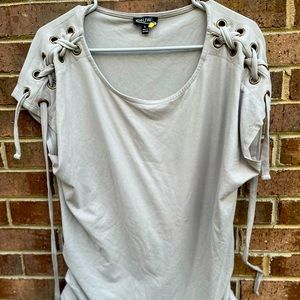 AWU - Womens Gray SS top | L